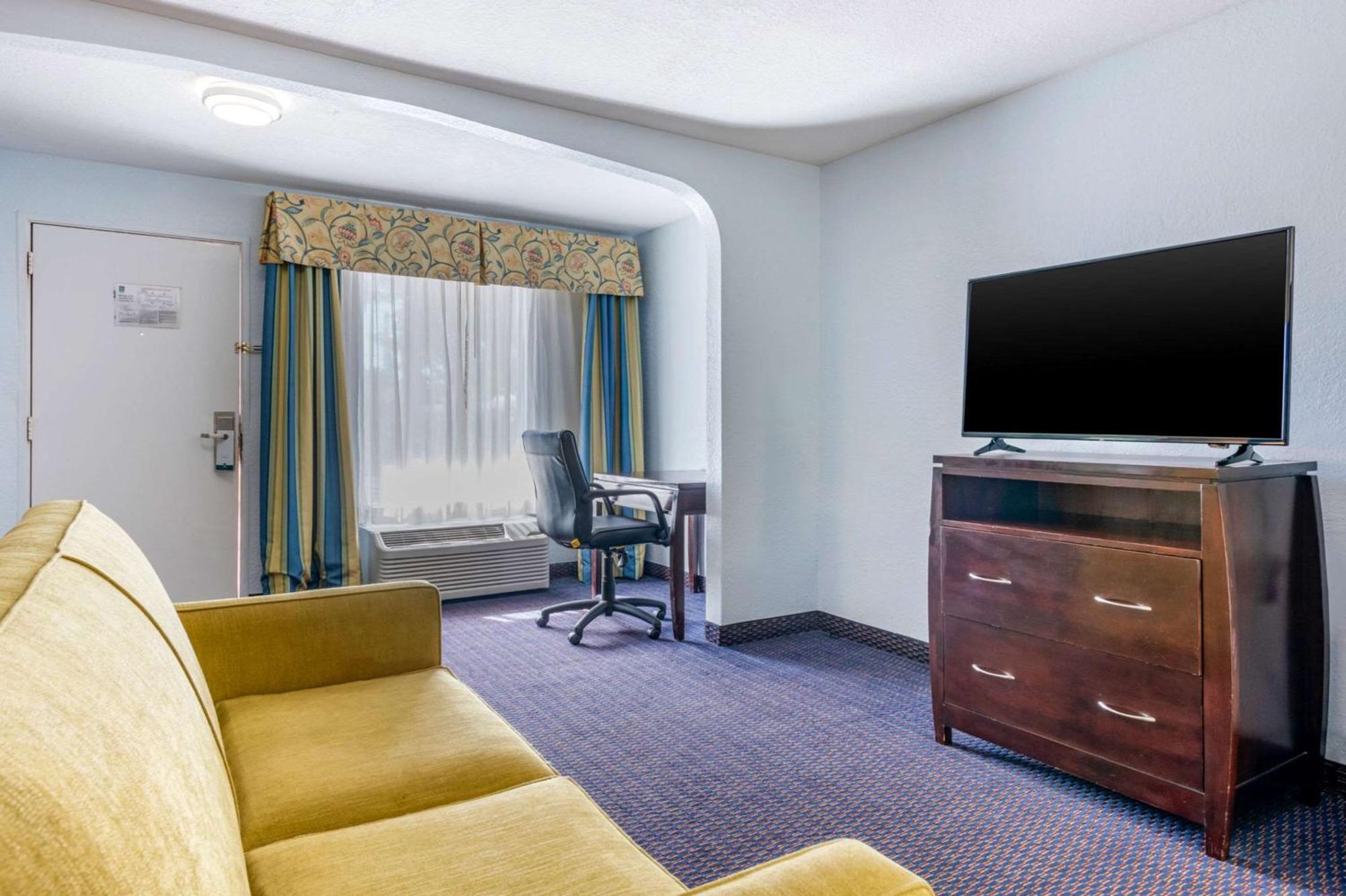 Quality Inn Sarasota North Near Lido Key Beach Екстер'єр фото