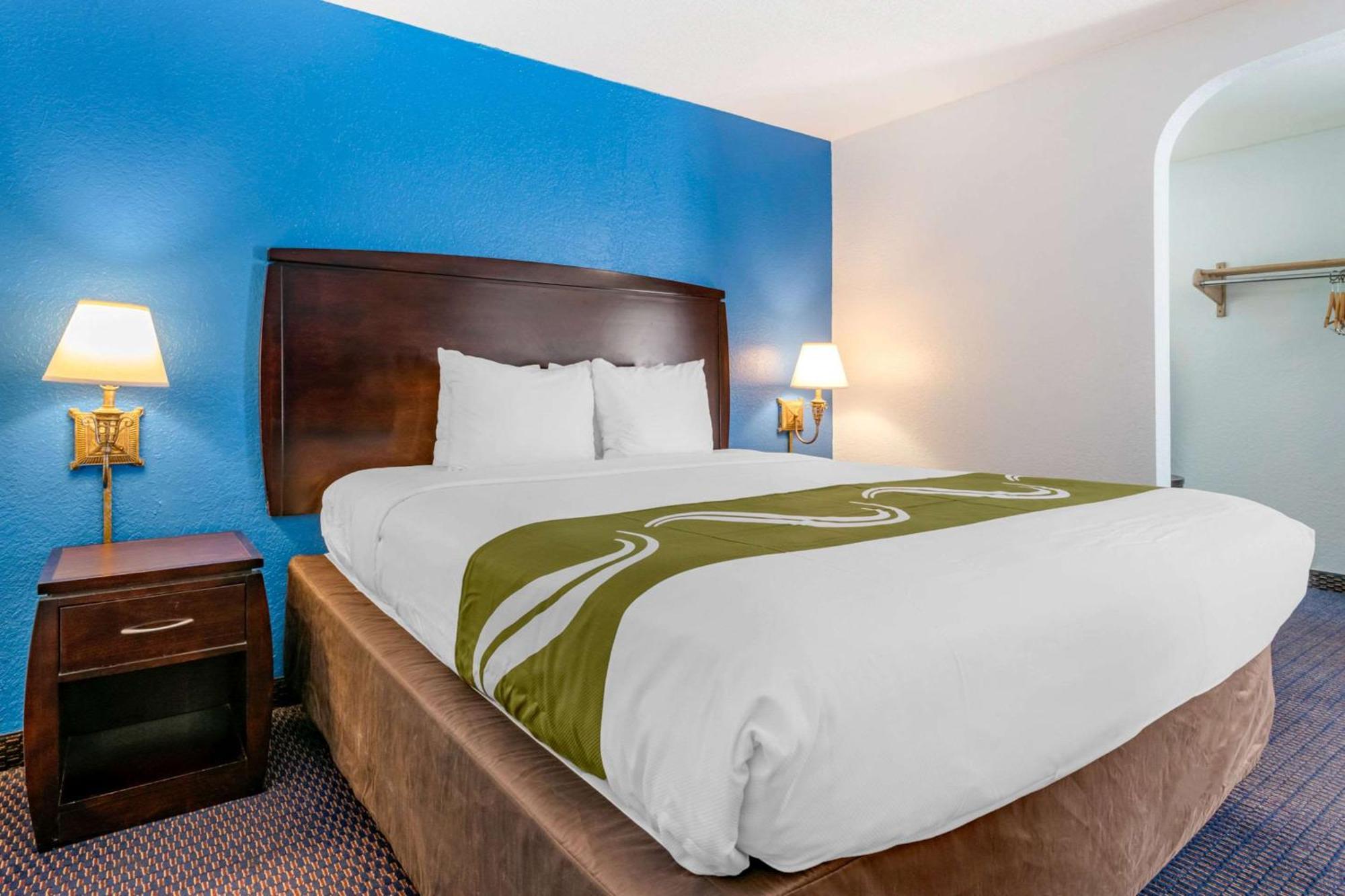 Quality Inn Sarasota North Near Lido Key Beach Екстер'єр фото
