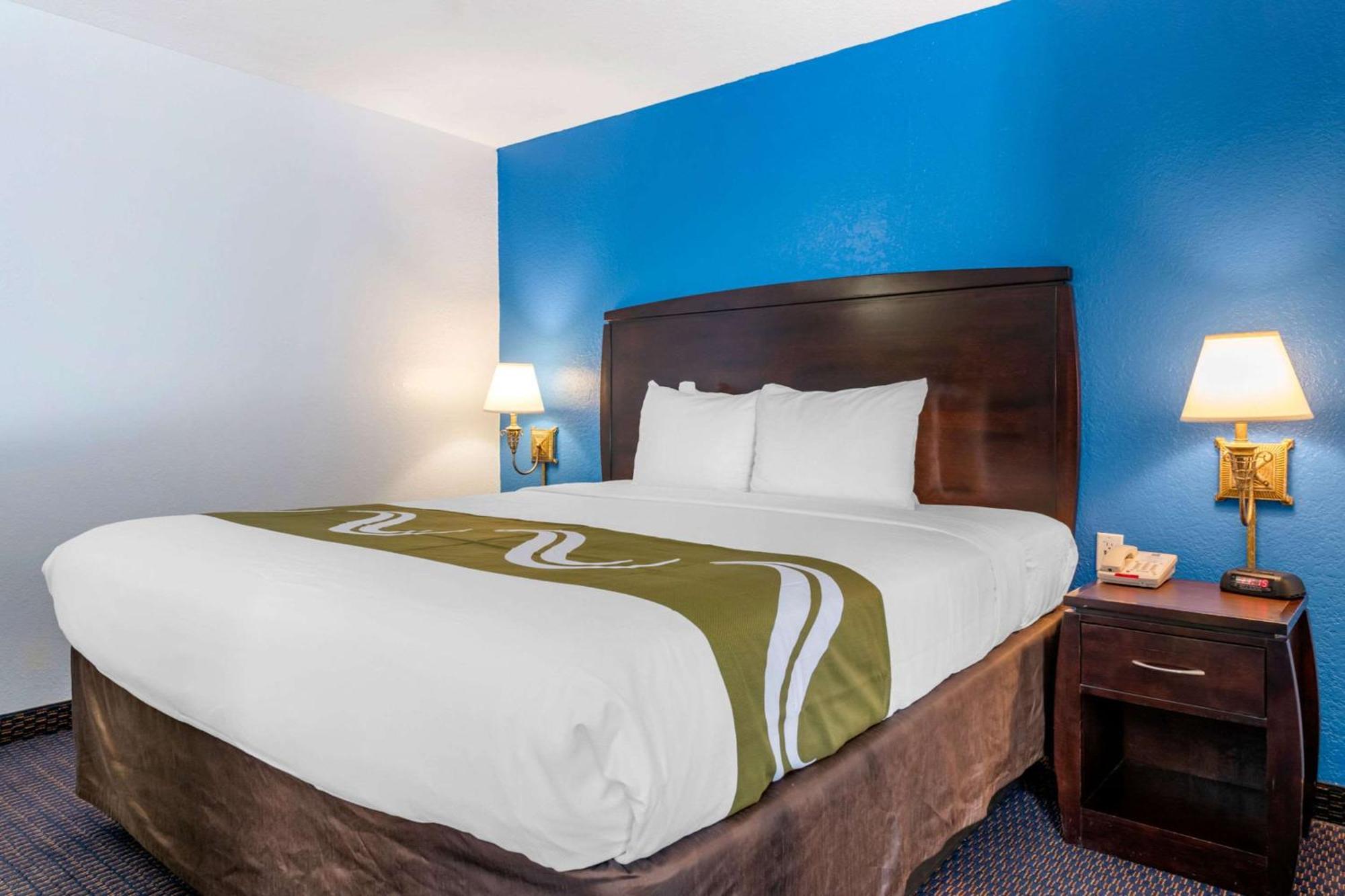 Quality Inn Sarasota North Near Lido Key Beach Екстер'єр фото