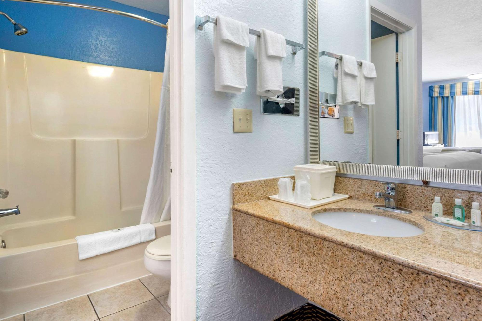 Quality Inn Sarasota North Near Lido Key Beach Екстер'єр фото