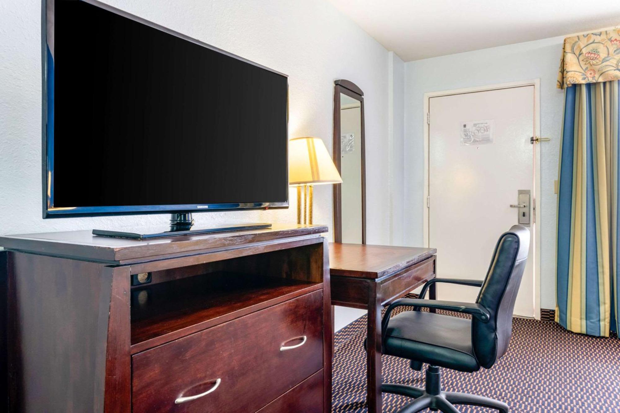 Quality Inn Sarasota North Near Lido Key Beach Екстер'єр фото