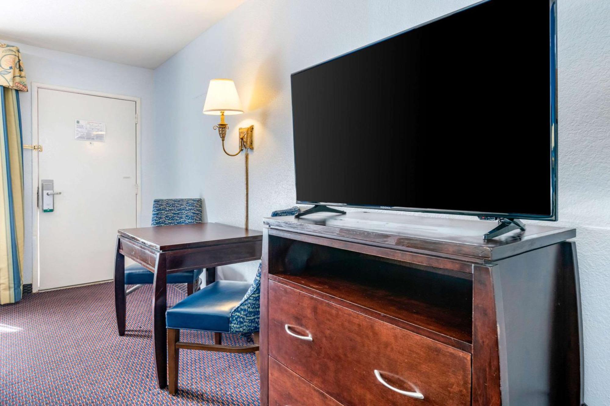 Quality Inn Sarasota North Near Lido Key Beach Екстер'єр фото