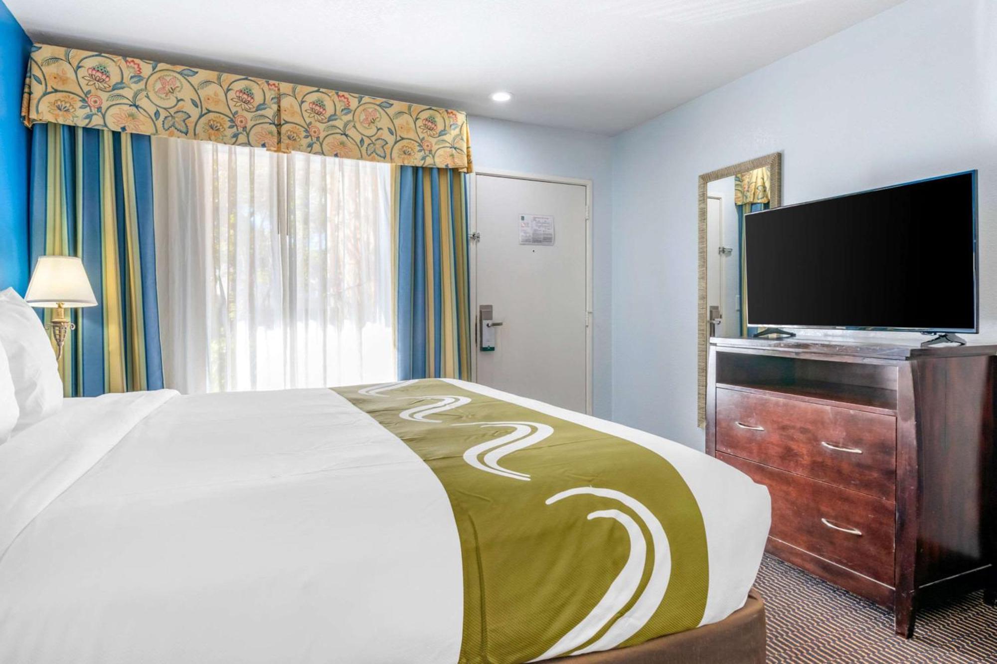Quality Inn Sarasota North Near Lido Key Beach Екстер'єр фото